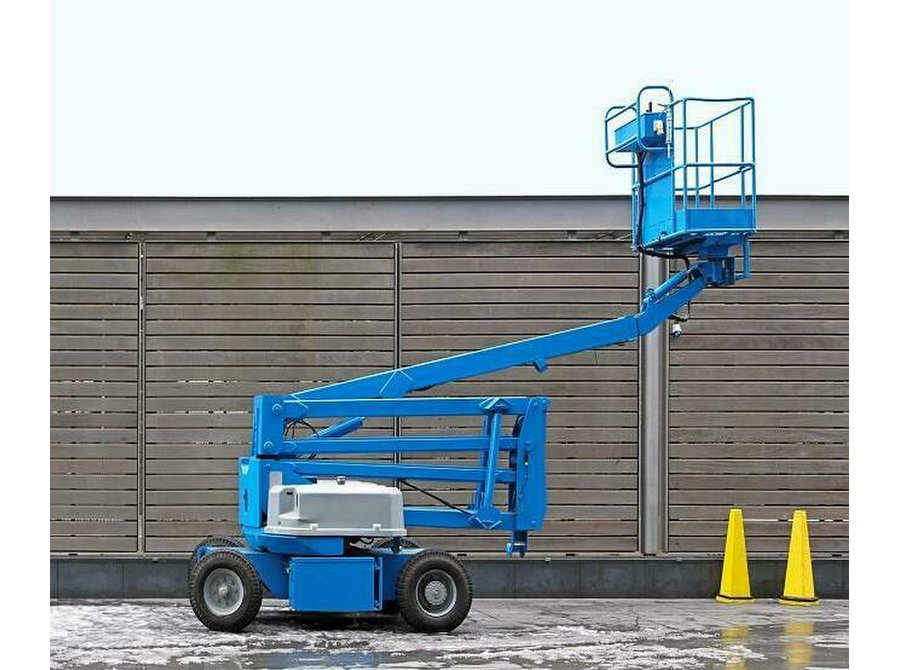 Learn How To Operate A Genie Boom Lift With Professional Tra - Business (General): Other